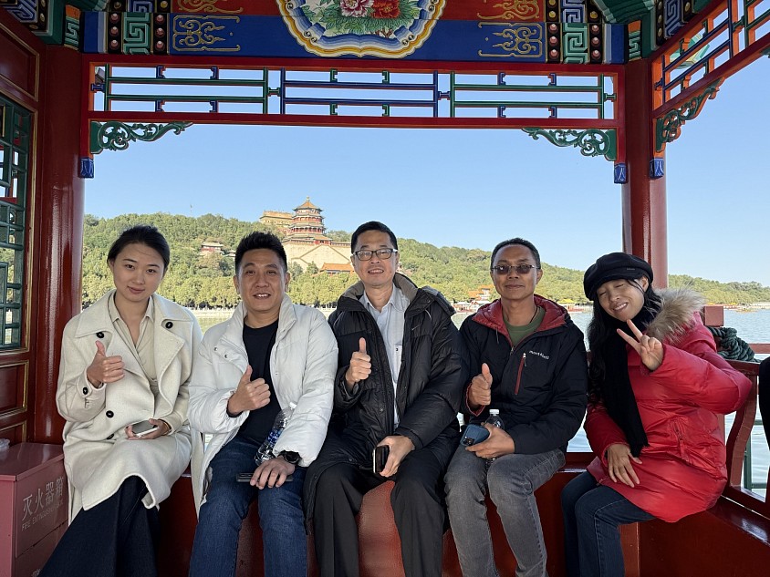 On the boat of Summer Palace, 2025